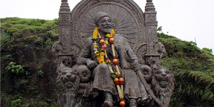 छत्रपती शिवाजी महाराजांच्या किल्ल्यांना जागतिक वारसा दर्जा मिळवण्यासाठी  शिष्टमंडळ पॅरिसला