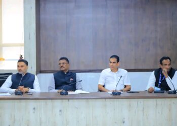 वाहतूकदार संघटनांना संप मागे घेण्याचे परिवहन मंत्र्यांचे आवाहन