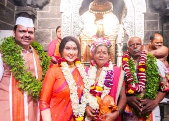 बा विठ्ठला… बळीराजाला सुखी व समाधानी ठेव, राज्यावरील संकटे दूर कर