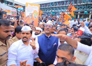 मी मंत्री, आमदार नंतर… मराठी आधी!” : प्रताप सरनाईक यांची ठाम भूमिका