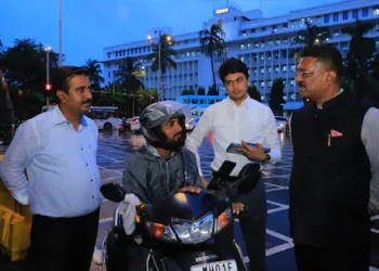 Pratap Sarnaik: परिवहन मंत्र्यांनी Rapido बुक केली, राईड येताच रंगेहाथ पकडले
