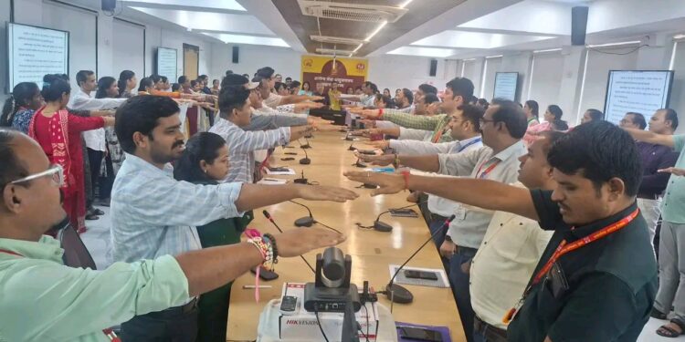 आरोग्‍य विभागातील अधिकारी व कर्मचा-यांनी घेतली अवयवदान प्रतिज्ञा